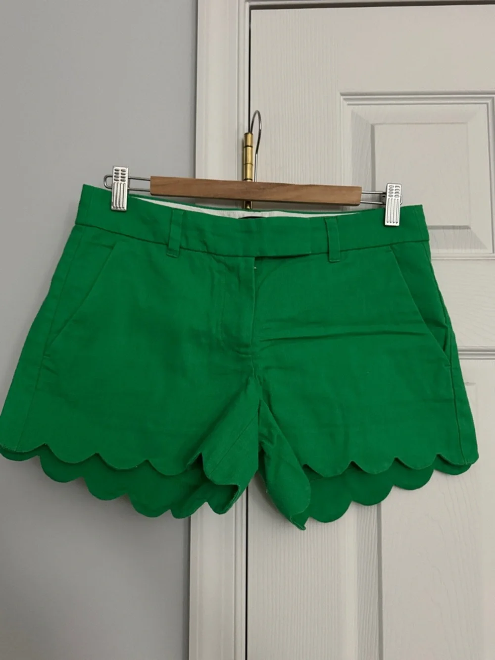 J. Crew Kelly Green Scalloped Hem Shorts